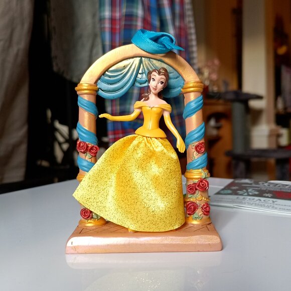 Ornement de sapin Disney Belle sous un arche fleuri -  La Belle et la Bête - Picture 1 of 4